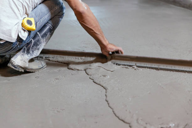 Best Concrete Sidewalk Installation  in Oshkosh, WI